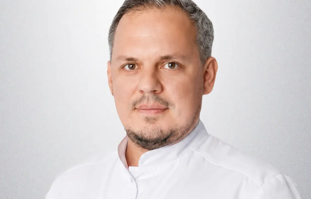 Дмитрий Сергеевич Здобнов, ортопед, гнатолог и хирург клиники Nuance